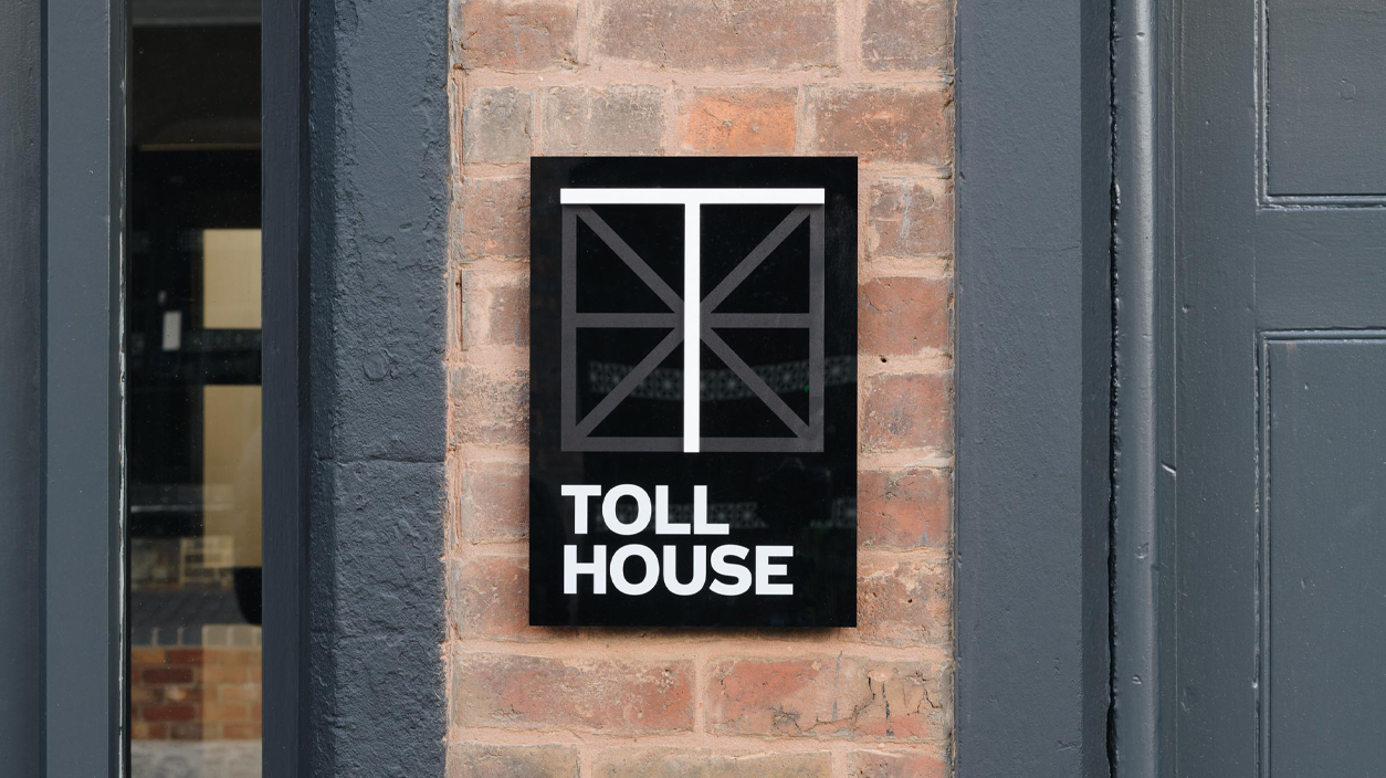The Toll House – External